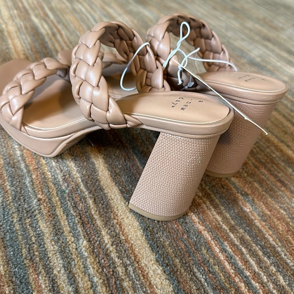 A New Day Sandals - Picture 5 of 7